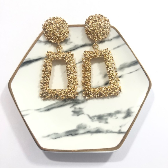 *Gold Door Knockers Shiny Boutique Earring Studs - Picture 5 of 6